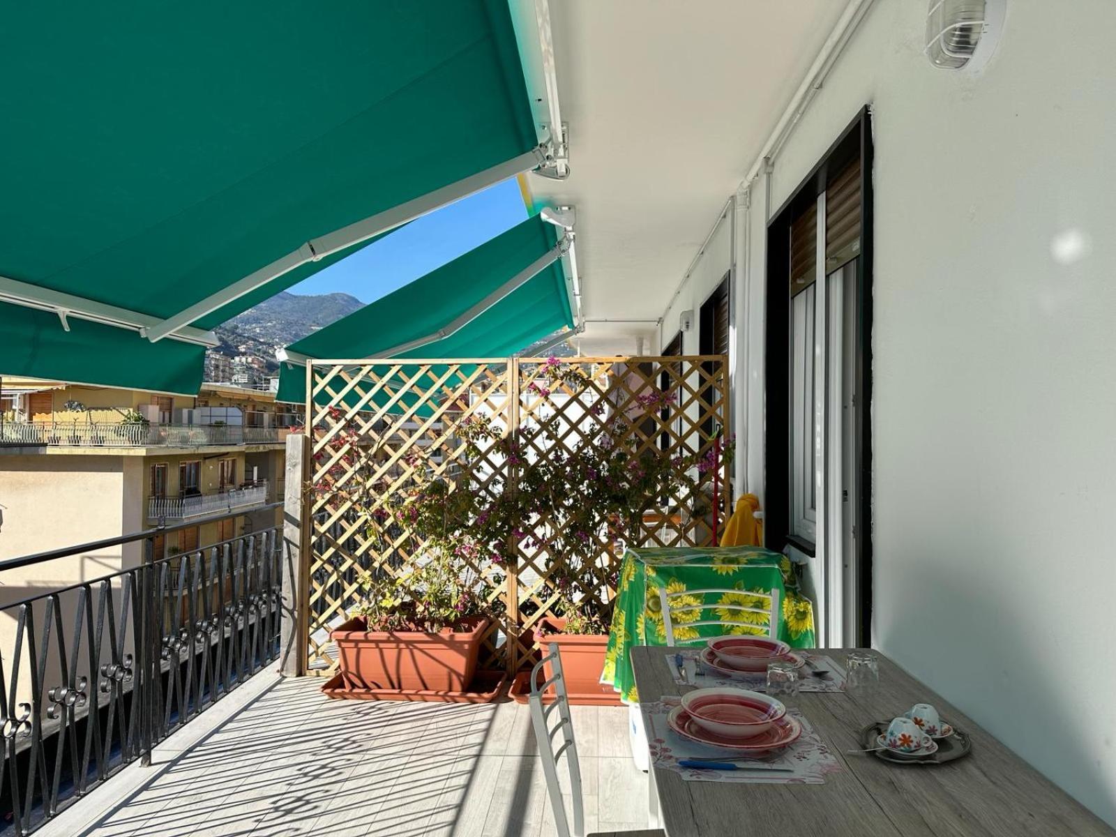 圣雷默Wh - Un Posto Al Sole - Attico Monolocale Con Parcheggio Gratuito - 5 Minuti Dal Centro - Wifi公寓 外观 照片